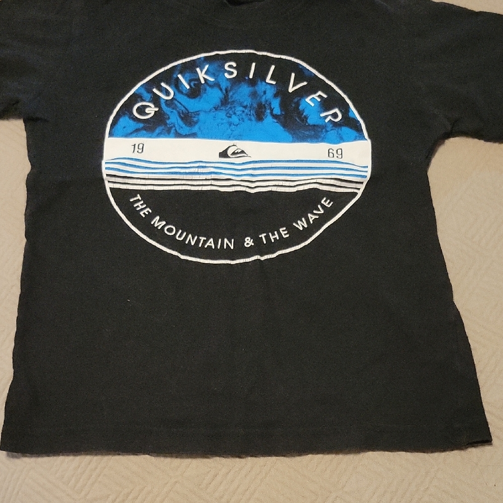 Quiksilver Black Tee with Blue Wave Graphic Size 6